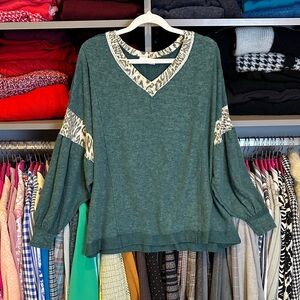 Bucket list green/animal print long sleeve v neck top size M